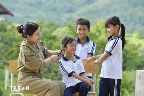 Nhà giáo Việt Nam - 'người chiến sỹ trên mặt trận tư tưởng, văn hóa'