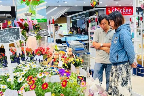 Hoa tươi hút hàng ngày Nhà giáo Việt Nam
