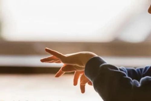 Công ty an ninh mạng Nga chiêu mộ thần đồng lập trình 7 tuổi vào đội ngũ quản lý