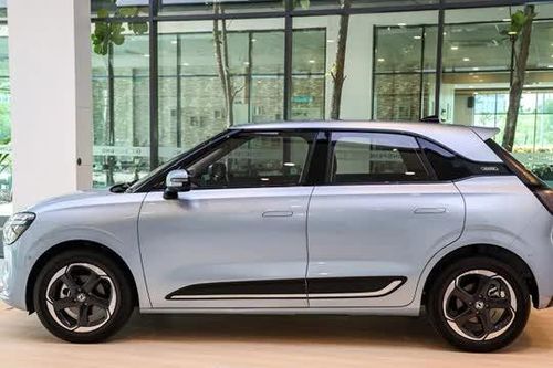 Xe hatchback đẹp long lanh, giá 535 triệu đồng