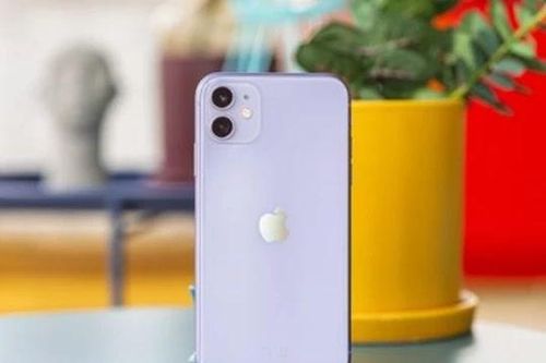 Đây là vua iPhone giá rẻ tại Việt Nam, trang bị không mạnh nhưng cực ổn, 2023 vẫn bán 7 triệu máy