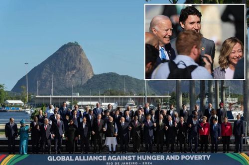 Nhóm G20 chụp lại bức ảnh gia đình sau pha 'mất tích' của ông Biden