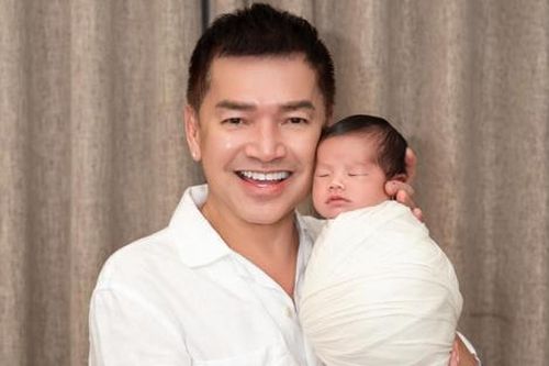 Nghệ sĩ Quang Minh cảm ơn vợ trẻ kém 37 tuổi: 'Không ngờ cuối đời có được đứa con'
