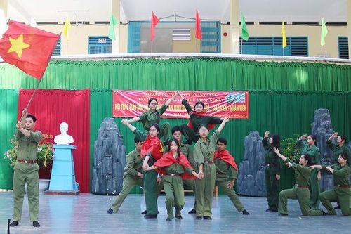Tự hào ngôi trường mang tên thủ khoa