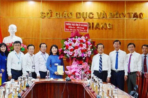 Tiếp tục đổi mới, phát triển sự nghiệp 'trồng người'