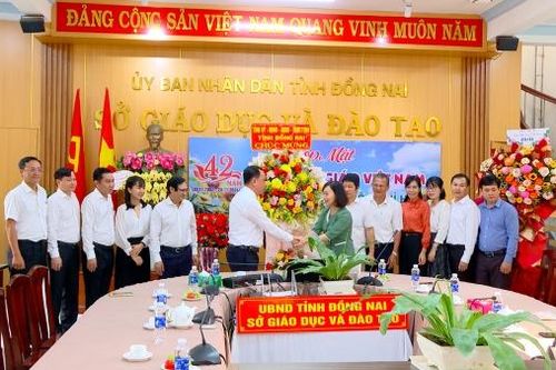 Chủ tịch UBND tỉnh Võ Tấn Đức chúc mừng Ngày Nhà giáo Việt Nam 20-11
