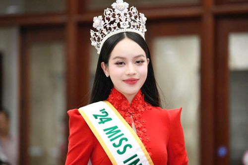 Hoa hậu Thanh Thủy: 'Tôi không o ép bản thân vào khuôn mẫu'