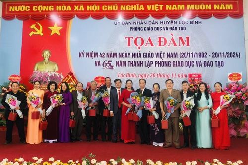 Phòng Giáo dục và Đào tạo Lộc Bình kỷ niệm 42 năm ngày Nhà giáo Việt Nam và 65 năm thành lập