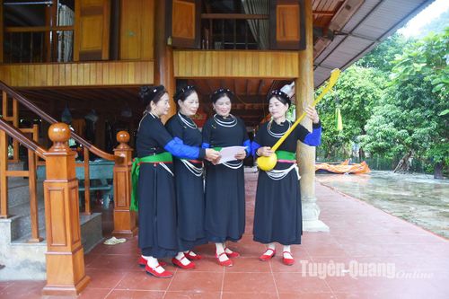 Hàm Yên nhân rộng mô hình câu lạc bộ văn hóa dân gian ở thôn, bản