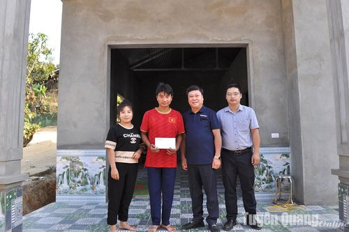 Báo Tuyên Quang khánh thành Nhà Nhân ái cho hộ nghèo xã Hùng Lợi