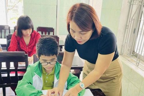 Chuyện về những giáo viên không cầm phấn