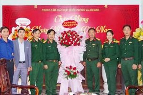 Nhân Ngày Nhà giáo Việt Nam 20/11, thi đua dạy tốt và học tốt