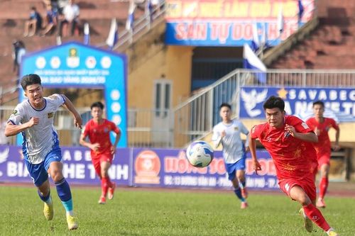 Trắng tay trên sân nhà
