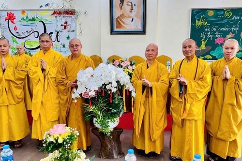 Hà Nội: Lớp cao cấp giảng sư khu vực phía Bắc tri ân nhân Ngày Nhà giáo Việt Nam