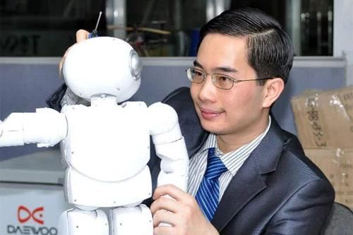 Công ty robot Tosy triệu đô của ông Hồ Vĩnh Hoàng bị 'nhắc tên' vì chậm đóng BHXH hàng tỷ đồng