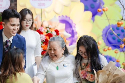 Nhiều cảm xúc tại Lễ tri ân Ngày Nhà giáo Việt Nam của Trường THCS & THPT Lương Thế Vinh (cơ sở Tân Triều)