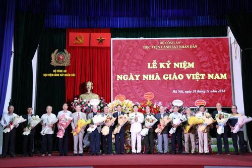 Các trường CAND kỷ niệm 42 năm Ngày Nhà giáo Việt Nam