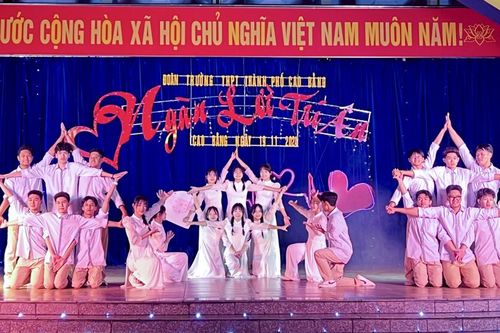 Trường THPT Thành phố hội diễn văn nghệ chào mừng Ngày Nhà giáo Việt Nam 20/11