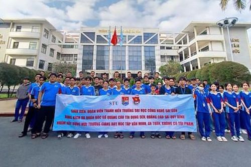 Thầy cô giáo và học sinh, sinh viên chung tay chỉnh trang mỹ quan đô thị