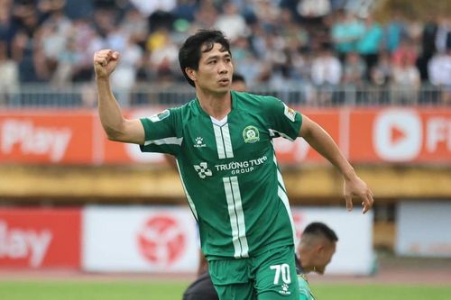 Công Phượng lại ghi bàn, dẫn đầu danh sách vua phá lưới giải Hạng Nhất
