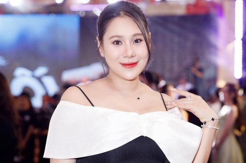 Hồ Bích Trâm sinh con