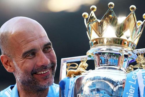 Gia hạn hợp đồng với Guardiola là ánh sáng cho mùa giải bão táp của Man City