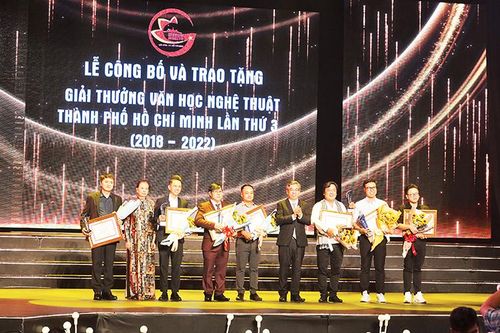 Nâng cao hơn nữa chất lượng tác phẩm văn học nghệ thuật