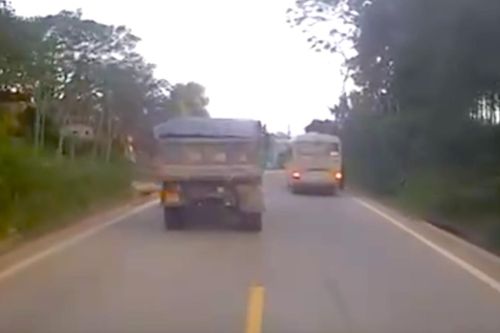Tạm giữ phương tiện để làm rõ vụ tai nạn