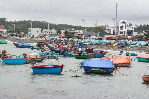 Xuống biển múc nước ướp cá, một phụ nữ tử vong