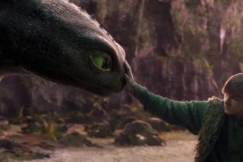 'Bí kíp luyện rồng' phiên bản người đóng tung trailer giới thiệu đầy phấn khích