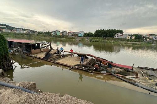 Bắc Giang: Khởi tố một đối tượng khai thác cát trái phép