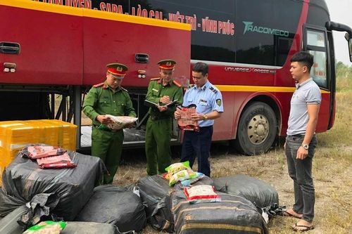 Yên Bái: Bắt giữ gần 1 tấn thực phẩm không chứng từ