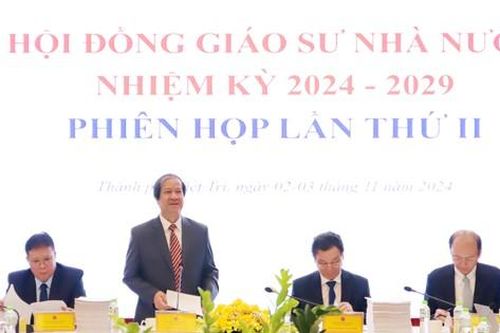 Một ứng viên làm đơn xin rút công nhận chức danh Phó giáo sư