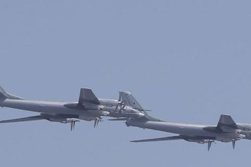 Hàng loạt máy bay tiêm kích MiG-31K và oanh tạc cơ Tu-95MS của Nga cất cánh