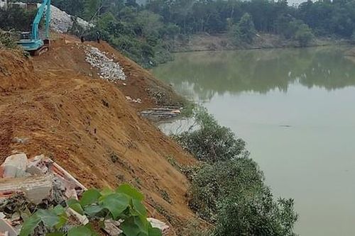 32 hộ dân tình nguyện hiến đất làm dự án kè chống sạt lở