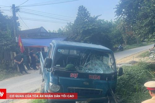 Tài xế ô tô lấn làn va chạm với xe máy làm 2 người thương vong