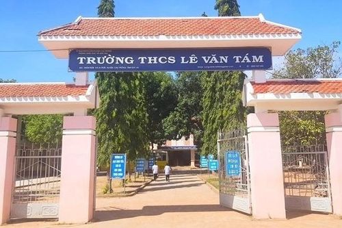 Hiệu trưởng bỏ nhiệm sở nhiều ngày, hàng loạt giáo viên bị chậm lương