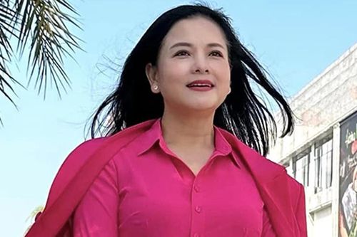 NSND Thu Quế tuổi 54 sành điệu, NSND Tự Long tất bật chạy show