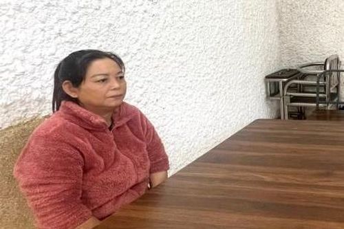 Đến nhà người quen xin quần áo cũ, tiện tay trộm vàng