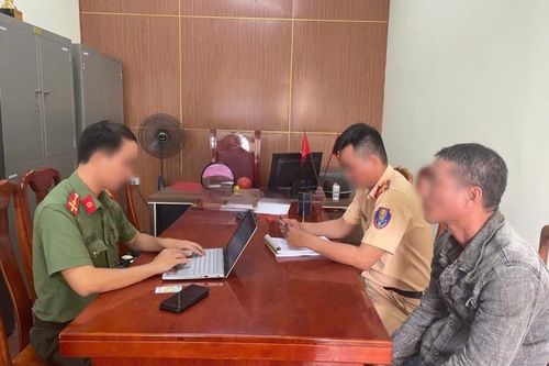 Xử phạt đối tượng lên mạng xúc phạm Công an