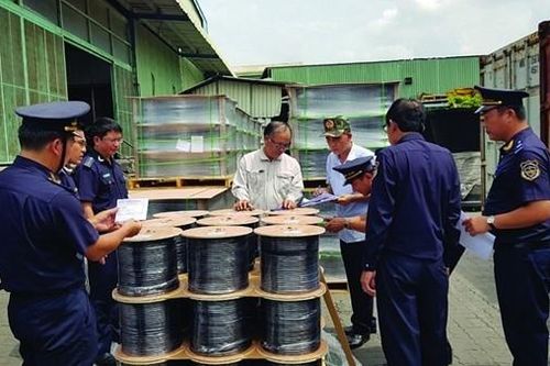 Kiểm soát chặt các chiêu trò trốn thuế trong nhập khẩu thép