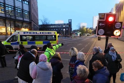Anh: Cảnh sát kích hoạt nổ có kiểm soát tại trạm xe buýt ở Scotland