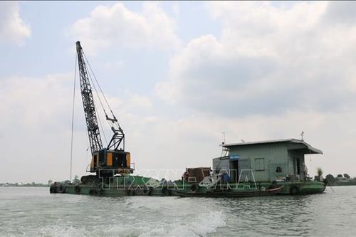 Cát tự nhiên thiếu nhưng cát nhân tạo thay thế vẫn 'ế'