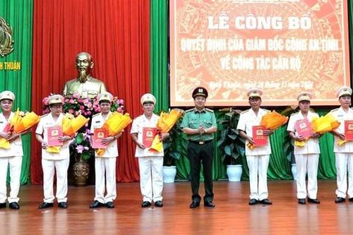 Công an Bình Thuận công bố quyết định điều động 8 cán bộ chủ chốt
