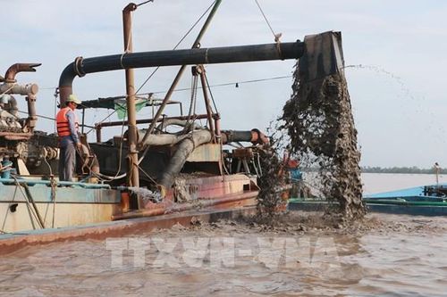 Cát tự nhiên thiếu nhưng cát nhân tạo thay thế vẫn 'ế'