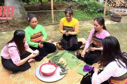 Lễ mừng cơm mới của đồng bào dân tộc Thái