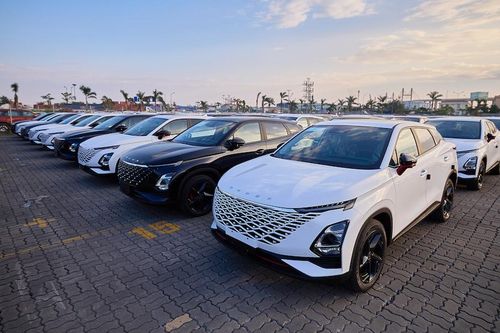 Xe nhập khẩu Trung Quốc về Việt Nam thu hẹp khoảng cách với các nước Đông Nam Á
