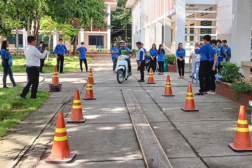 Tưởng niệm nạn nhân tử vong do tai nạn giao thông