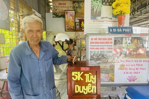 Tình người ở quán chay 5K