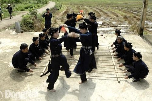 Bảo tồn, phát huy giá trị văn hóa các dân tộc